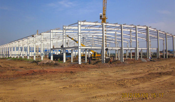 Konstruksi Bangunan Logam Besar Rentang Pra Rekayasa