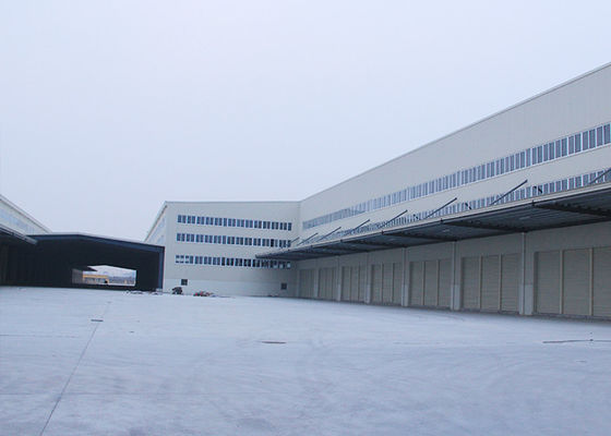 Pusat Logistik Struktur Rangka Baja Pra Rekayasa