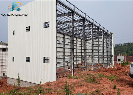 China Pemasok Pemasangan Konstruksi Struktur Baja Ringan Prefab Galvanis / Dicat