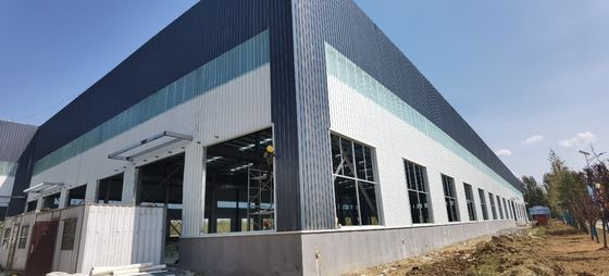 Gudang Baja Pracetak dengan Balok Penampang-H dan Finishing Galvanis