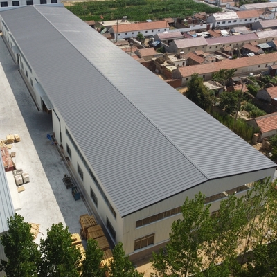 Gedung Bengkel Baja Prefabrikasi dengan Dinding Panel Sandwich PU