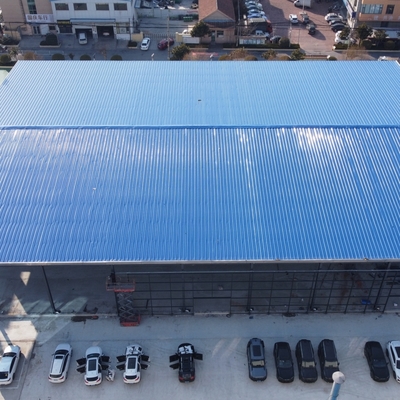 Gedung Bengkel Baja Prefabrikasi untuk Bengkel Perbaikan Mobil