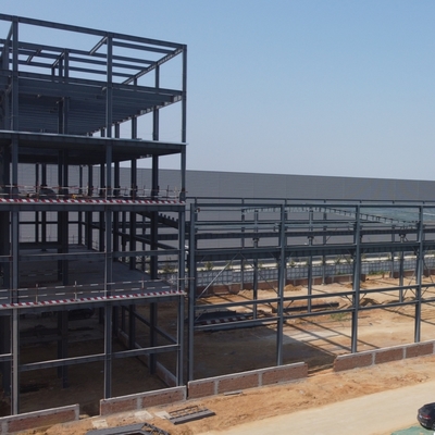 Gedung Bengkel Baja Fabrikasi dengan Insulasi Wol Batu