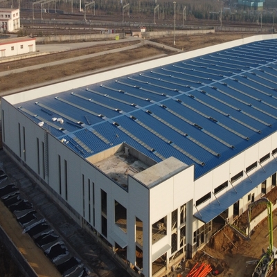 Bengkel Struktur Baja Industri dengan Panel Sandwich PU
