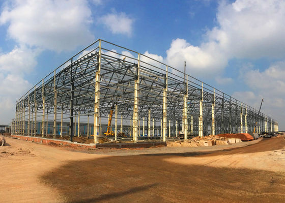 Gedung Bengkel Baja Fabrikasi dengan Insulasi Wol Batu